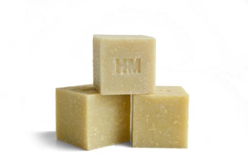 香皂和洗面奶哪个用来洗脸更好一些?用来洗脸有什么好处?