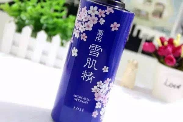 雪肌精化妆水好不好，雪肌精化妆水的袪痘功效怎样？